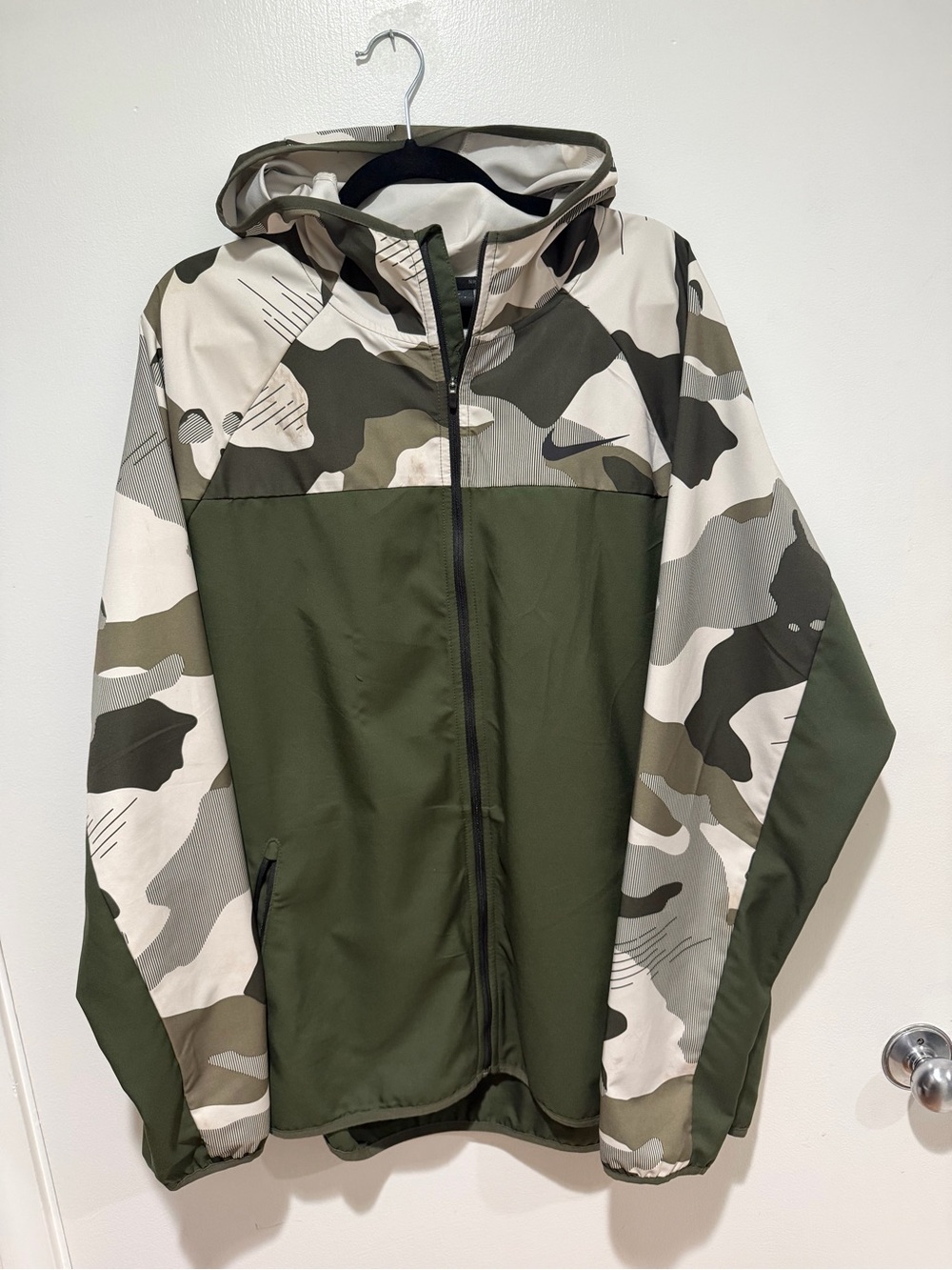 Nike performance windbreaker camo